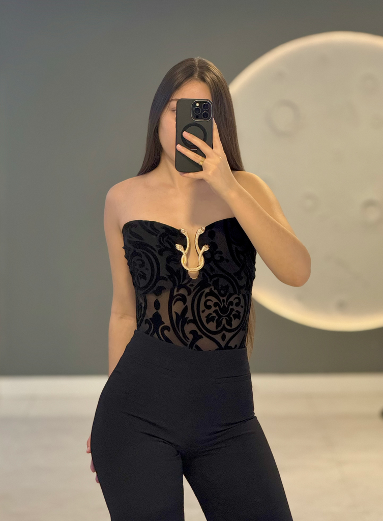 Body Detalle Dorado (Negro)